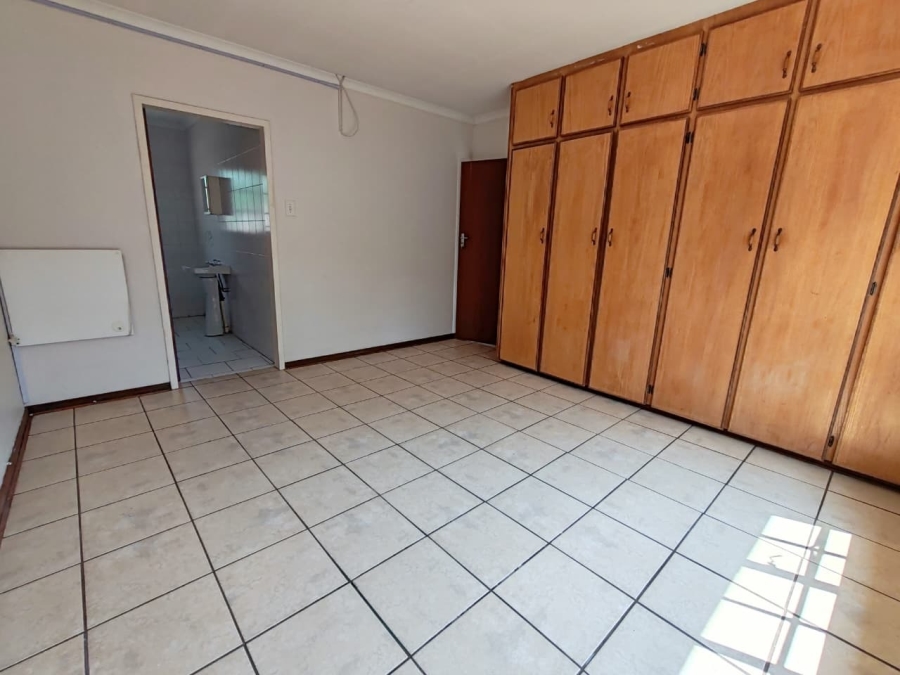 3 Bedroom Property for Sale in Kannoniers Park North West